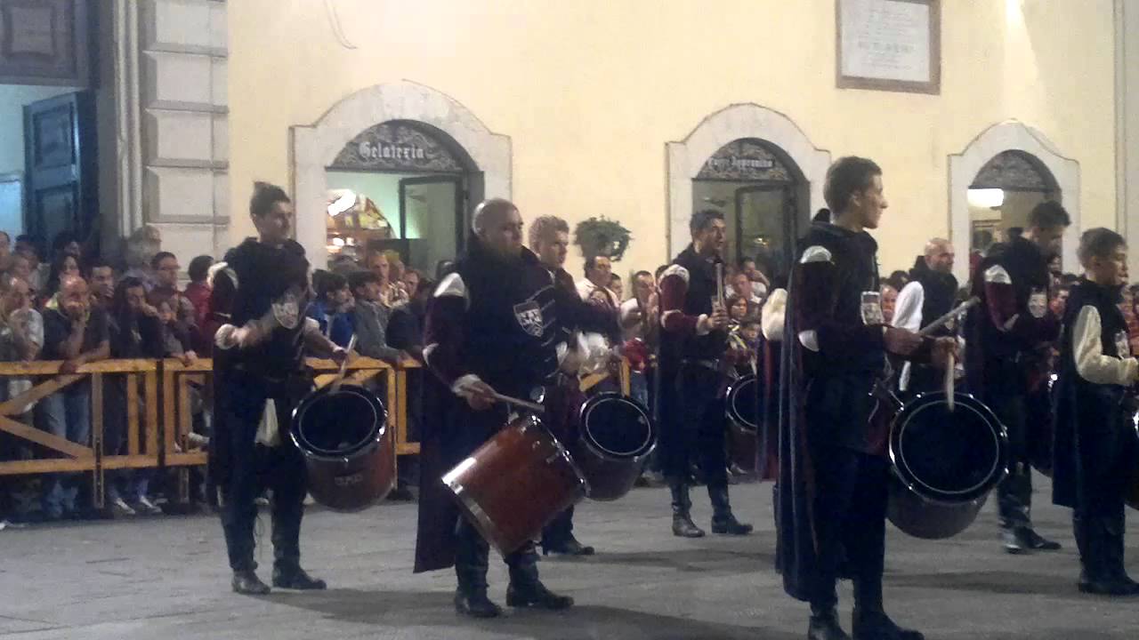 Gruppo tamburini citta' di Gualdo Tadino 2011.mp4