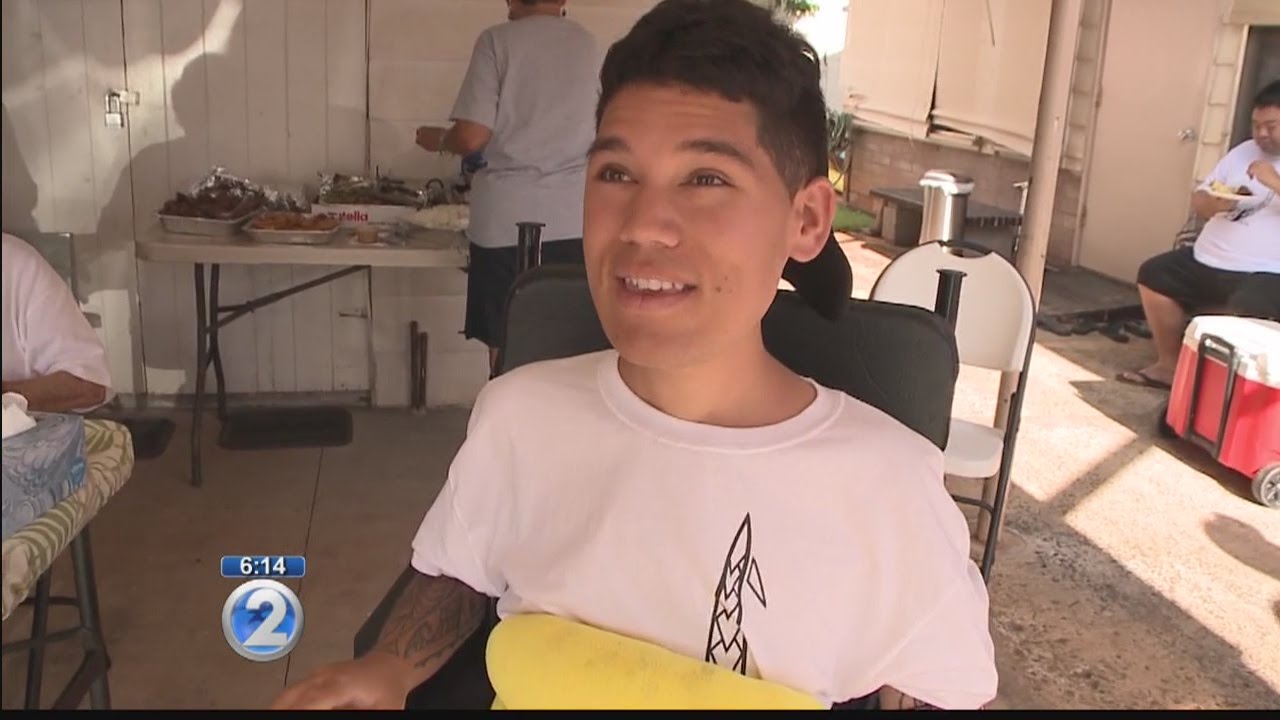 Austin's Story: Muscular dystrophy can't take away his passion for art
