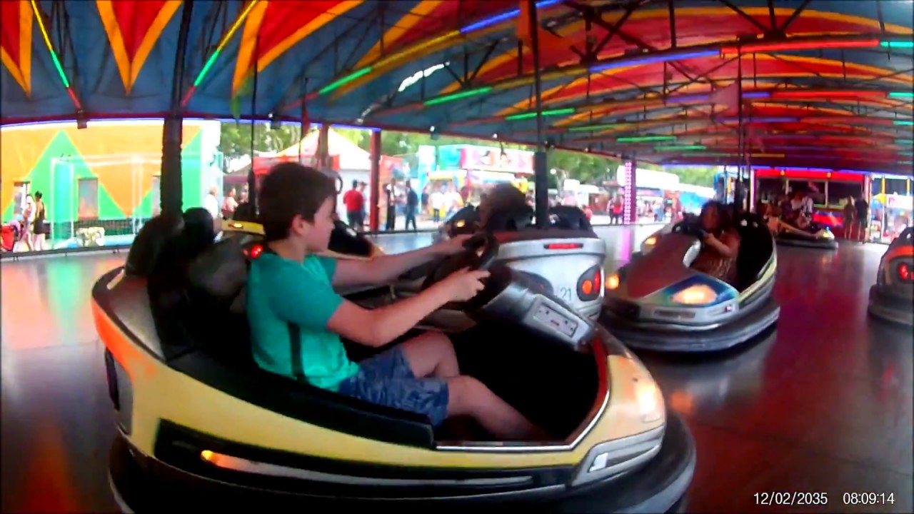 Scéance HILARANTE D'Autos Tamponneuses à La Fête Foraine De Monteux 2018 !!