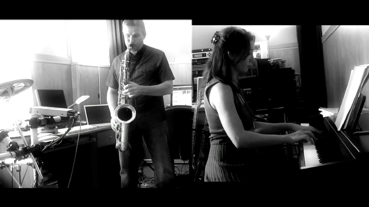 Yuri Ryadchenko and Pinar Camlibel sax&piano Autumn  Leaves