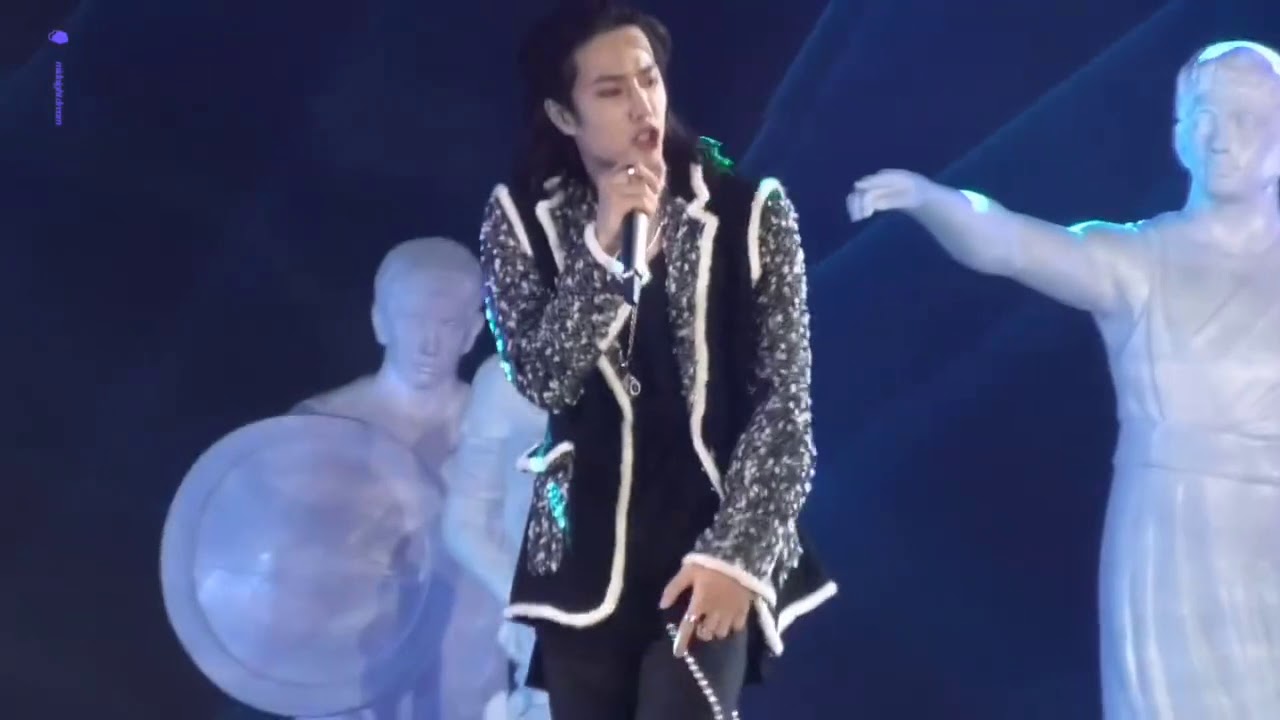 [FANCAM] 191231 Wang Yibo 王一博《Wu Gan 无感》| HunanTV New Year Concert 2020