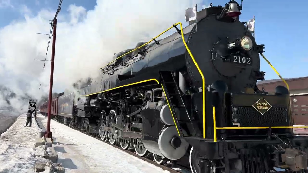 Reading 2102 hauling past Nesquehoning station - Part 9 (final)