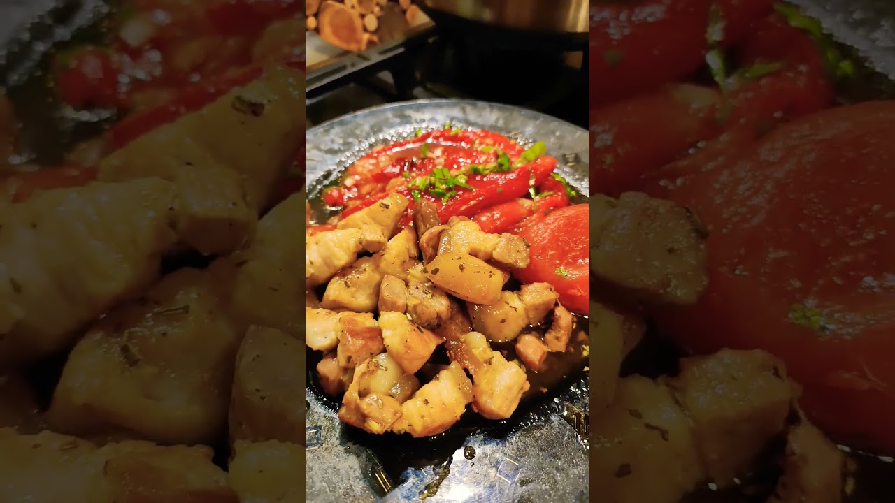 Friptura de porc cu mujdei, ardei copti si rosii coapte