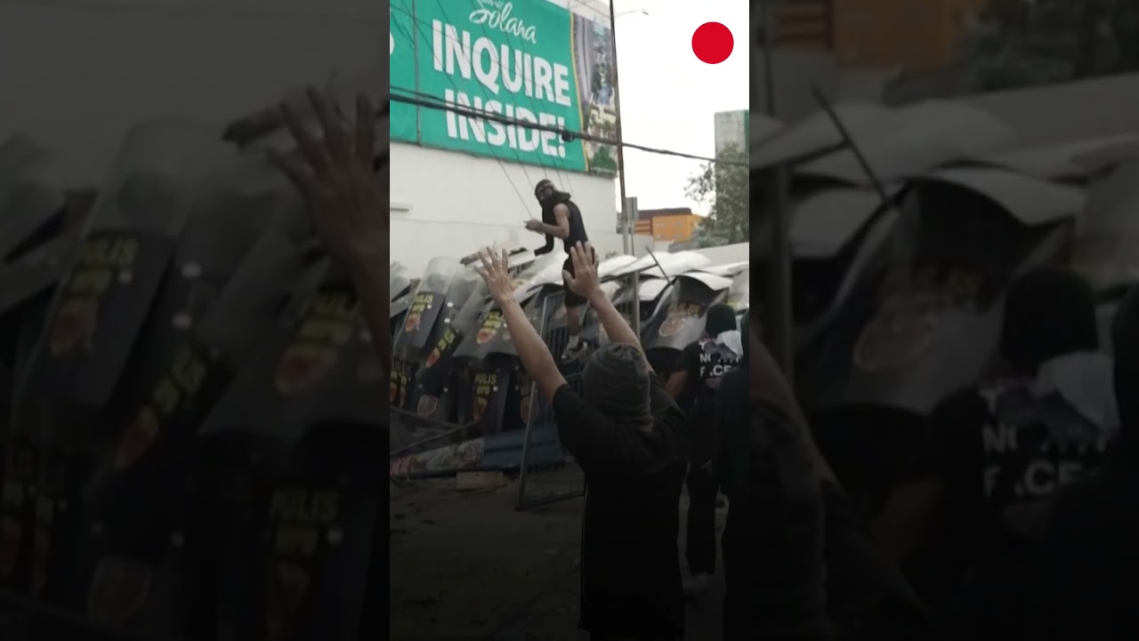 Violence erupts during anti-corruption rallies in the Philippines