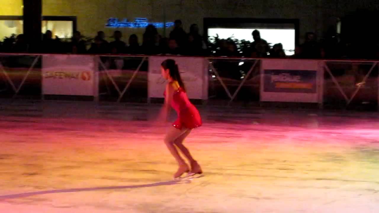 Figure Skating @ Holiday Ice Rink Union Square San Francisco California November 2009