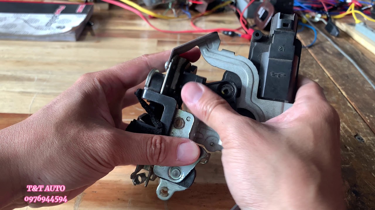 Cấu tạo và nguyên lý hoạt động bộ khóa cửa ô tô | Door Lock on Car