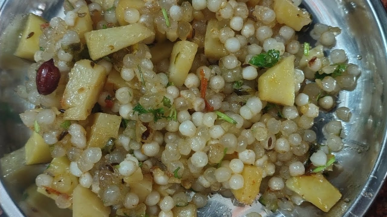 खिली खिली साबूदाना खिचड़ी बनाने का आसान तरीका , सिर्फ कुछ minutes मै बनकर तैयार है ये Healthy meal