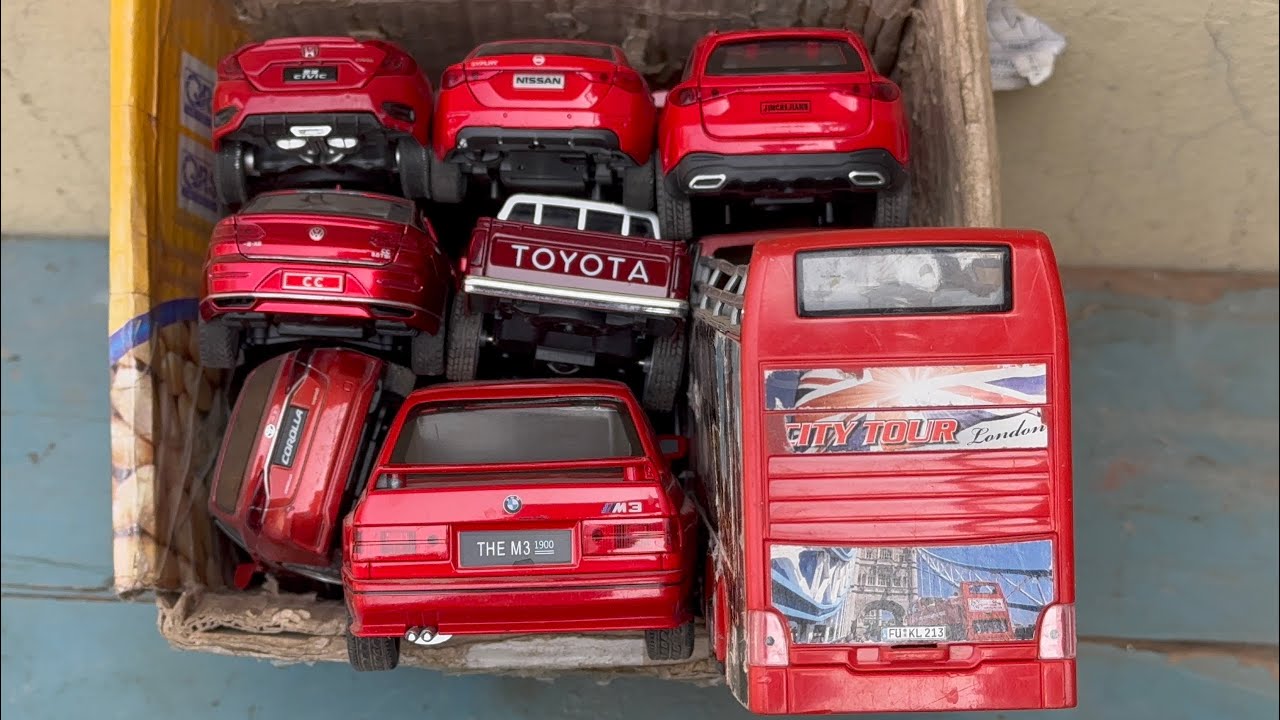 Vamos a recoger coches rojos de fundición, BMW, Mercedes, autobuses, Toyota, Honda, Volkswagen