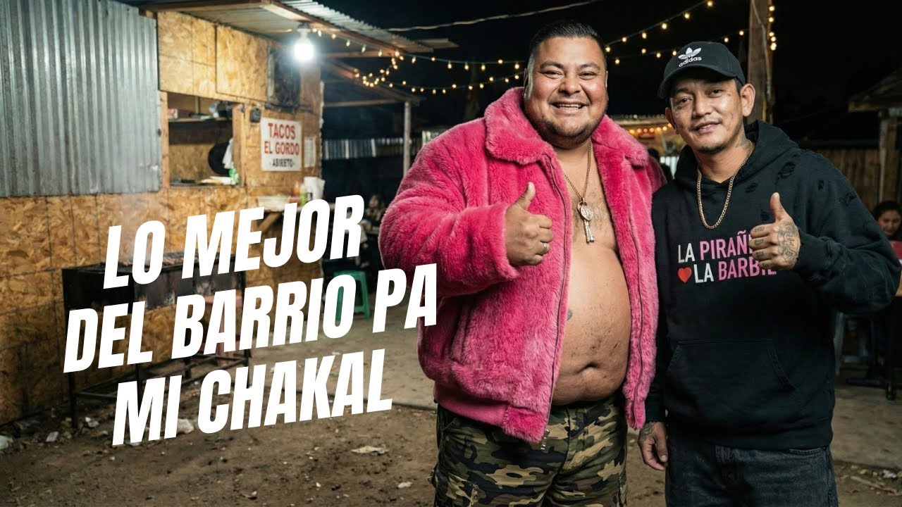 Paseando Chakales Mientras La Mamá Levantando botes En Apatzingan 