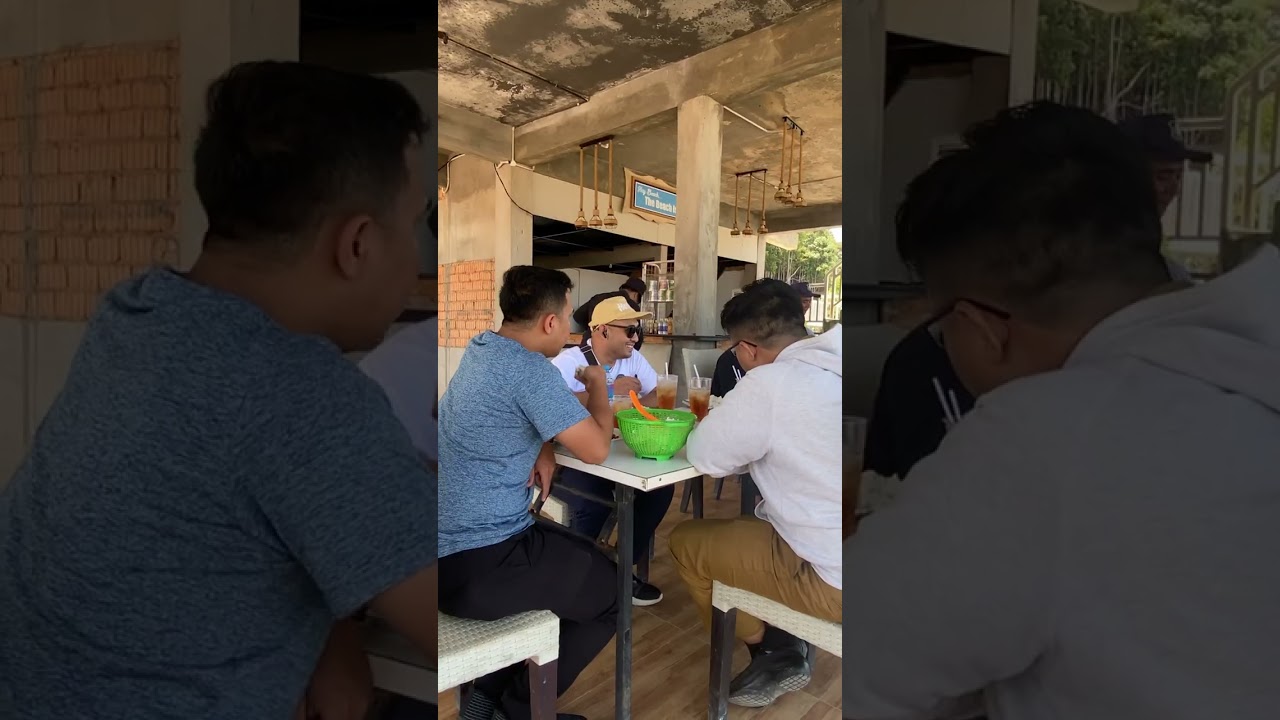 Dinas Kebudayaan & Pariwisata kota Batam menyantap makan siang di Cafe Pantai Mutiara Kepri
