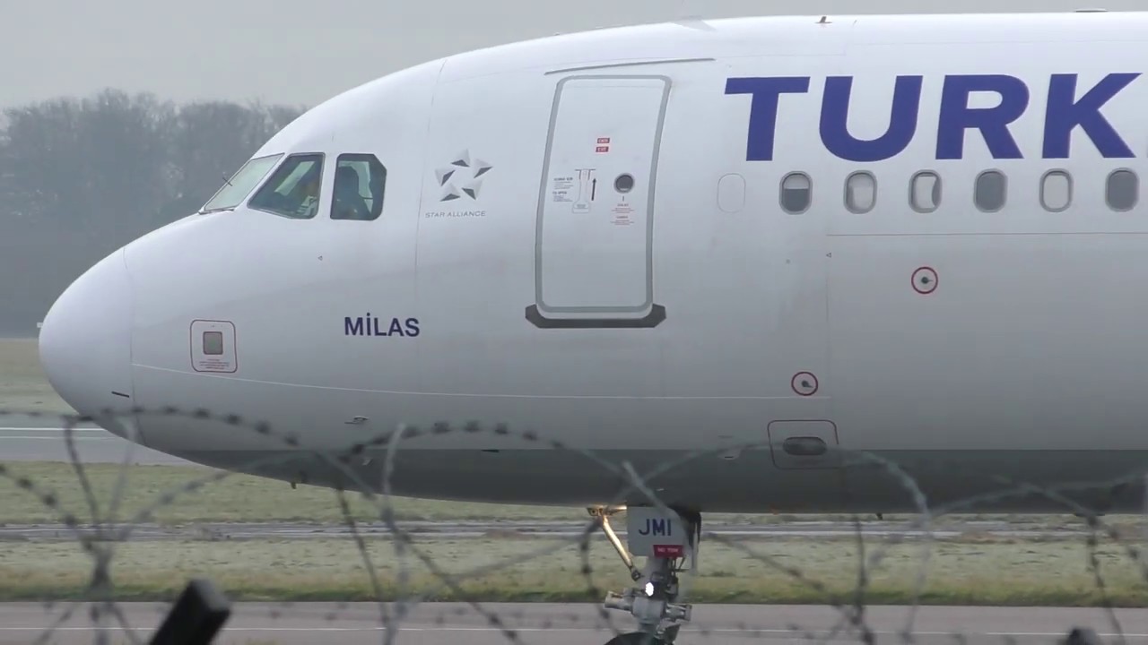 AMAZING PLANE SPOTTING MANCHESTER 17TH DECEMBER .TUI WINGFLUFF TAKE OFF