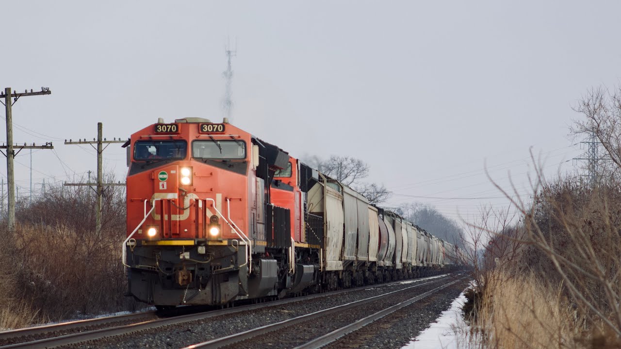 CN G875 (West) with James Leivo onboard with an amazing horn show! February 14th