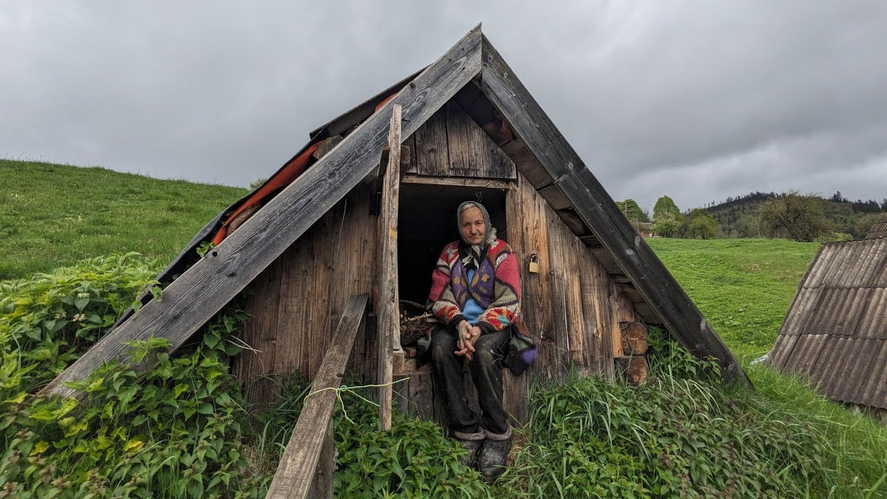 Непростая жизнь 93-летней бабушки в горах вдали от цивилизации.