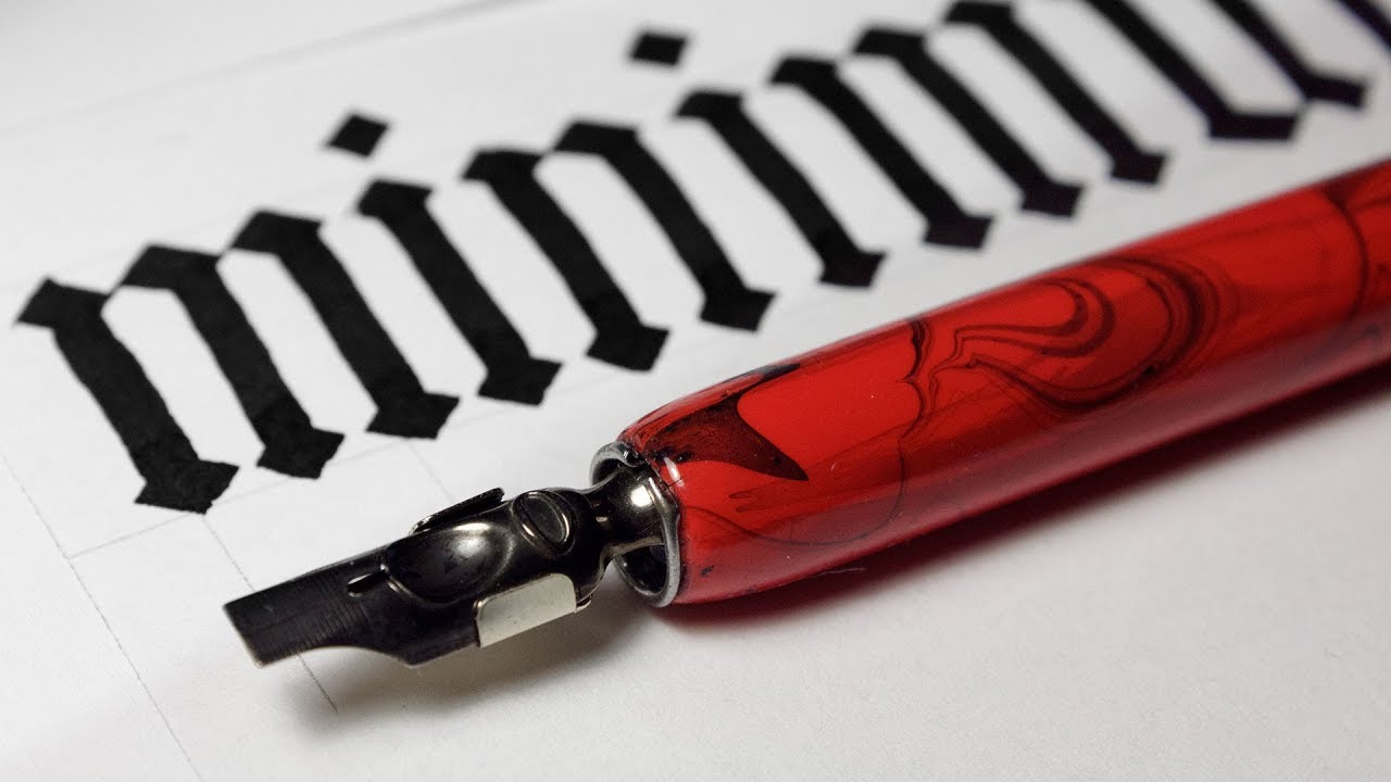 Writing „minimum“ in Textura Quadrata – Calligraphy – Leonardt Round Hand Nib