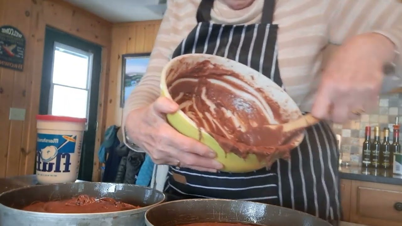 Let's make a Maine whoopie pie cake