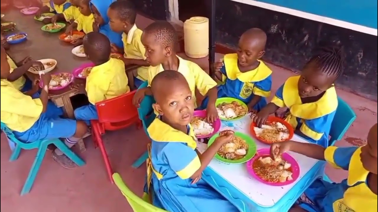 Bright Hope Africa Kids e.V. aus Heusenstamm.  Einweihungsfeier der neuen Schule in Mtwapa (Kenia). 
