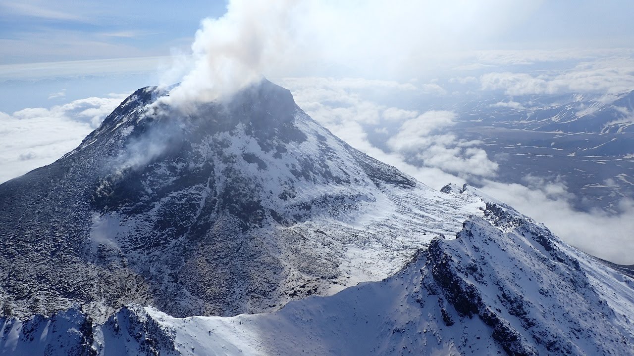 Bezymianny Volcano Update; Large Explosive Eruption, Tall Ash Plume