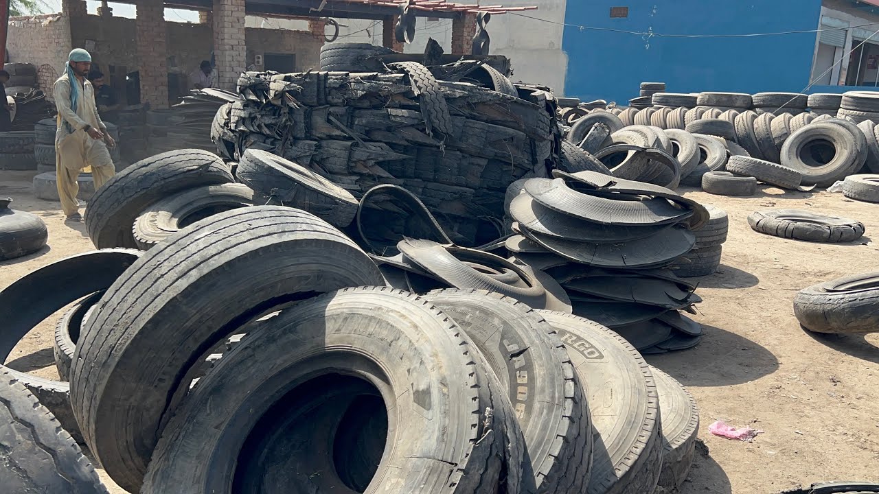 Cutting Expired Truck Tires Efficient Techniques, Tire restoration crushing use oil factory 