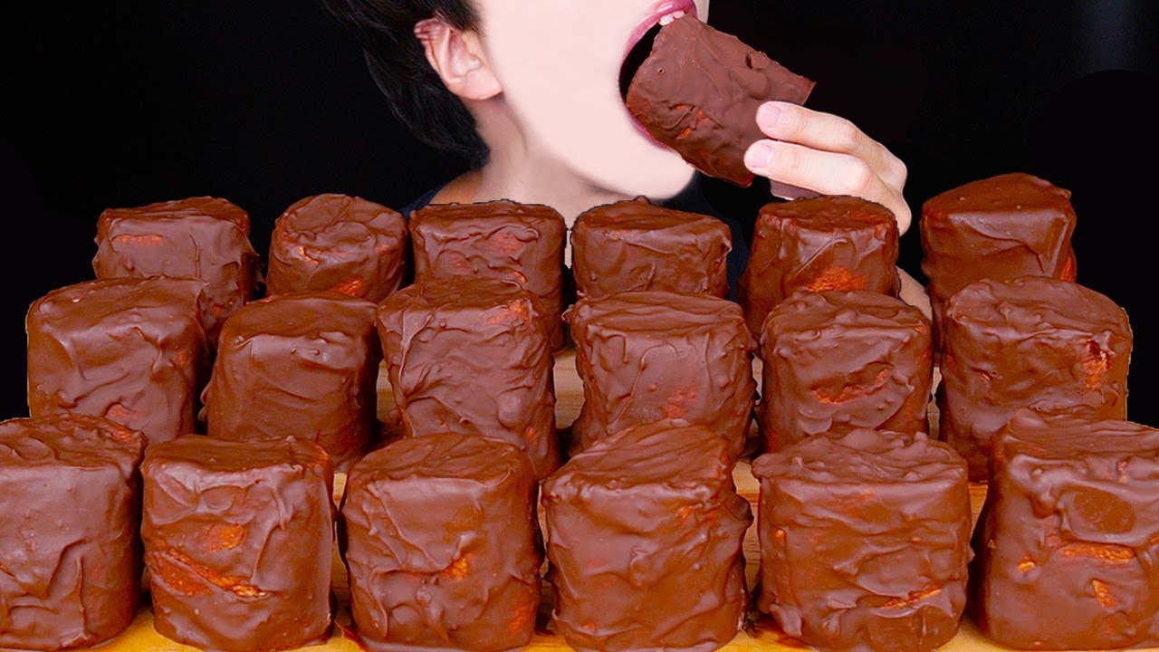 ASMR GIANT CHOCOLATE MARSHMALLOW MAGNUM ICE CREAM MALTESERS NUTELLA DESSERT MUKBANG 먹방 EATING SOUNDS