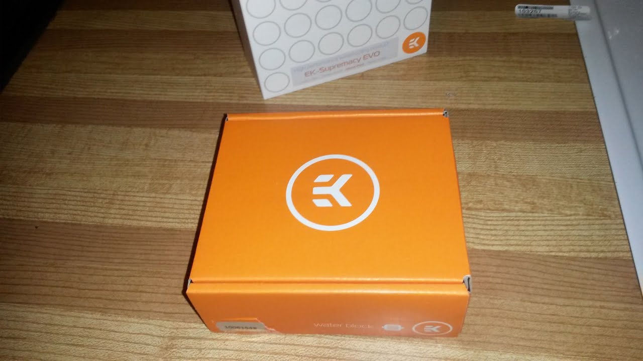 Unboxing: EK Supremacy Evo CPU Water Block - Nickel Plexi