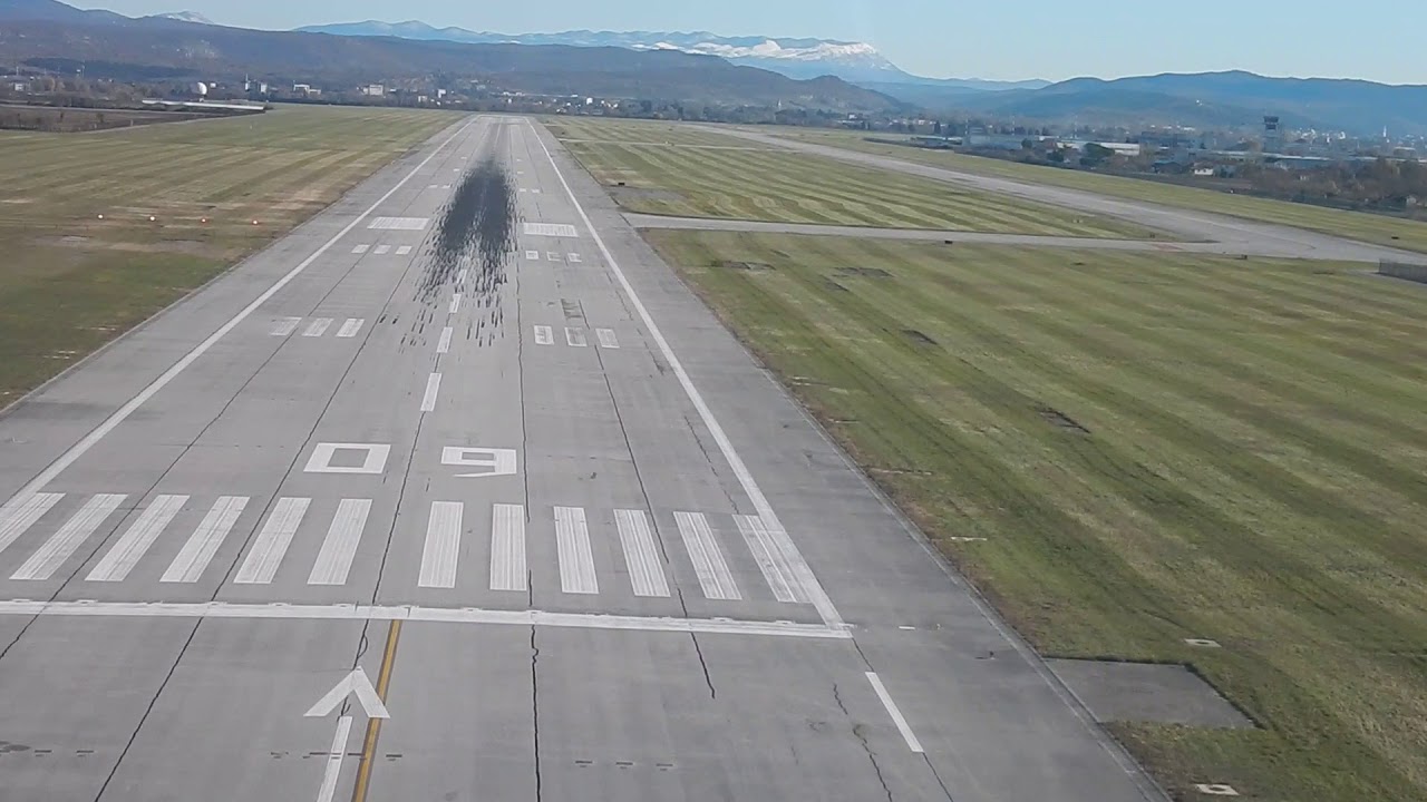 An124 100 Landig Triest Italy