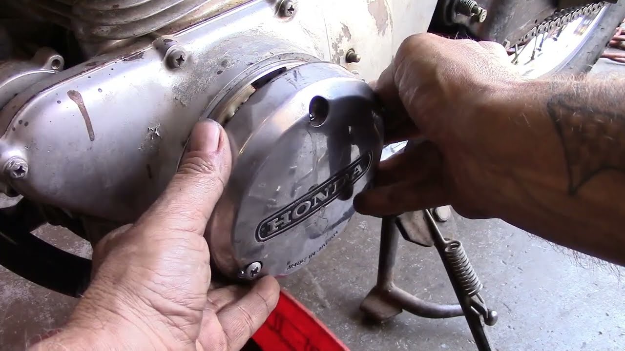How to rebuild the starter clutch on a 1973 Honda CL350 motorcycle