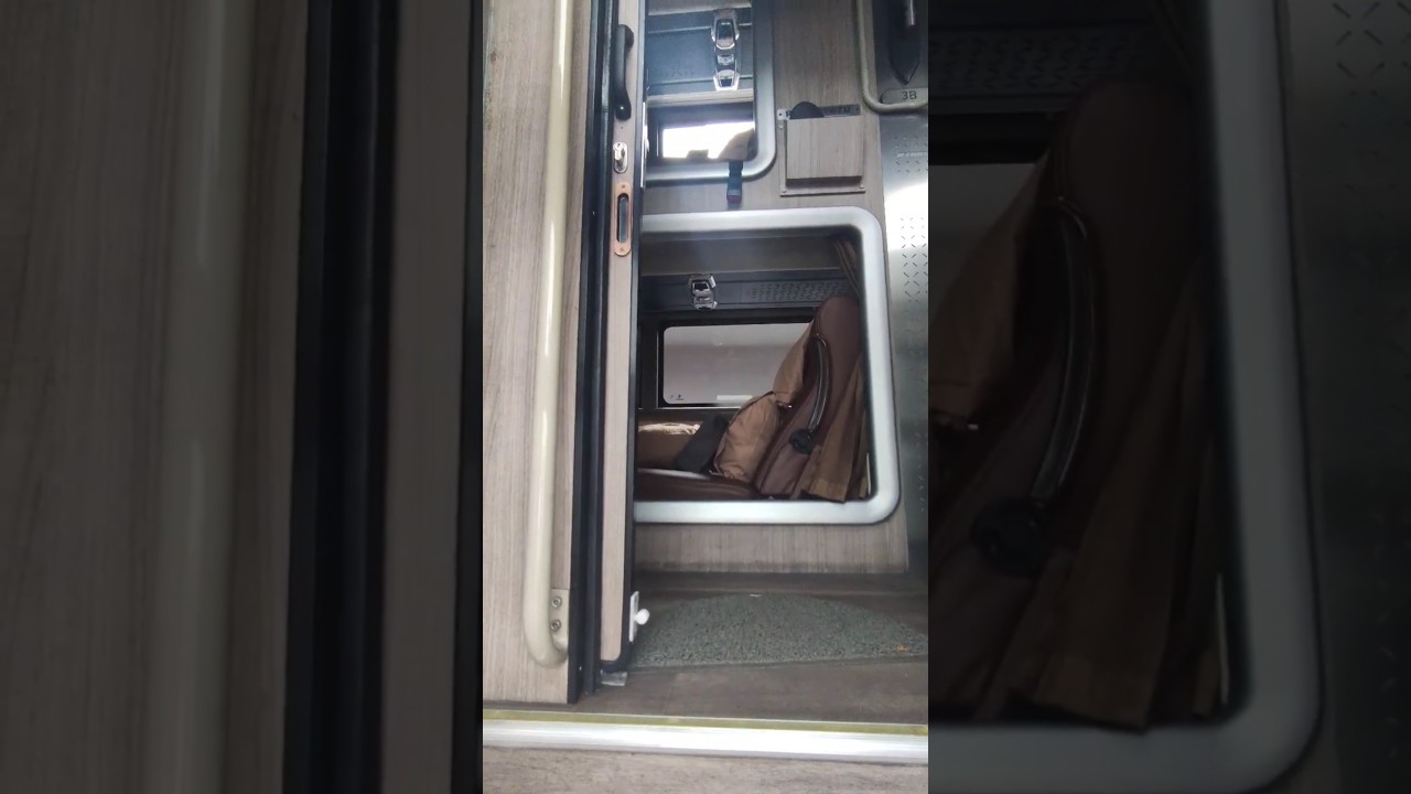 Bukan di belakang ‼️ Disini letak toilet sleeper Bus Mewah PO Juragan99 #muri #short  #bus