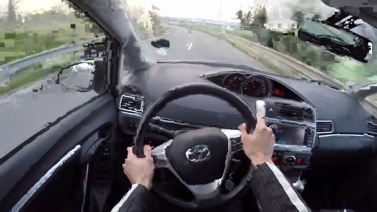Toyota Verso 2.0 D-4D (2013) - POV Drive