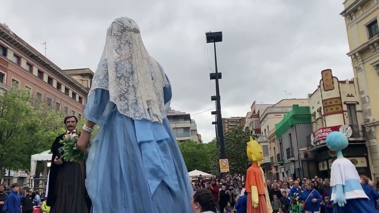 Gegants del barri de Gr&agrave;cia de Barcelona a les festes de primavera de l'Hospitalet 2024