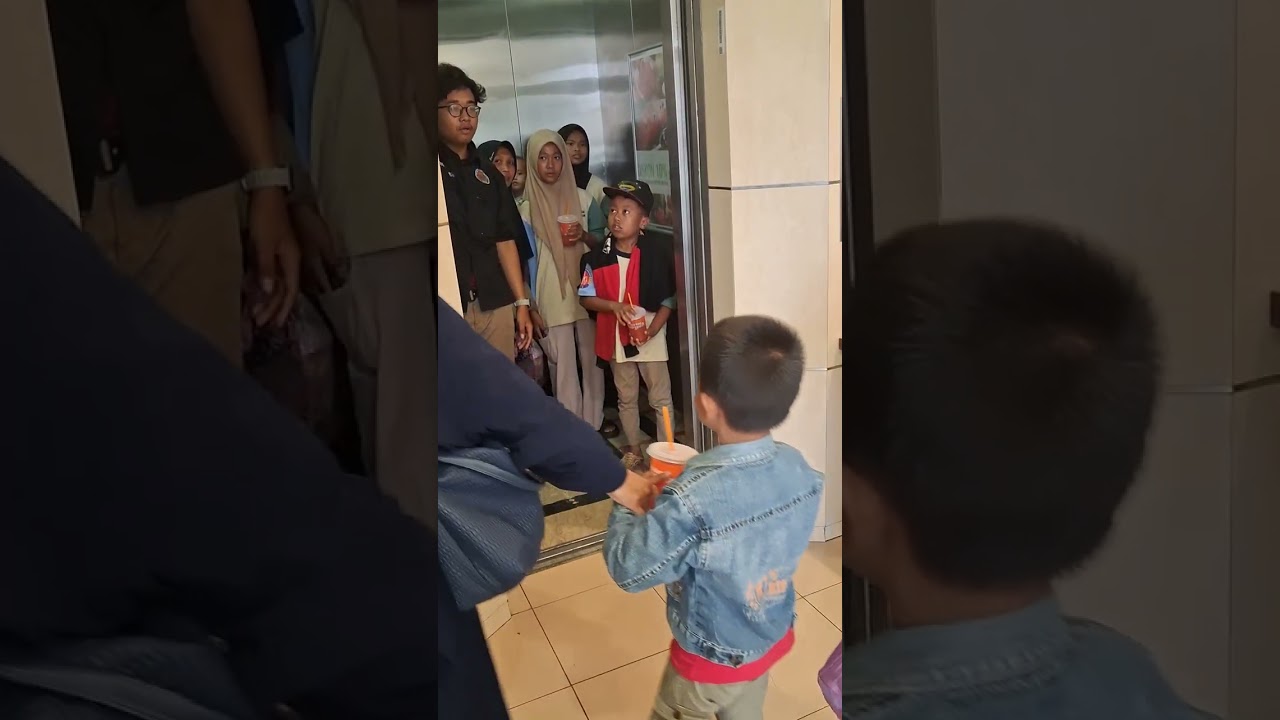 30 ANAK BINAAN BELI BAJU UNTUK PERSIAPAN RAMADHAN 