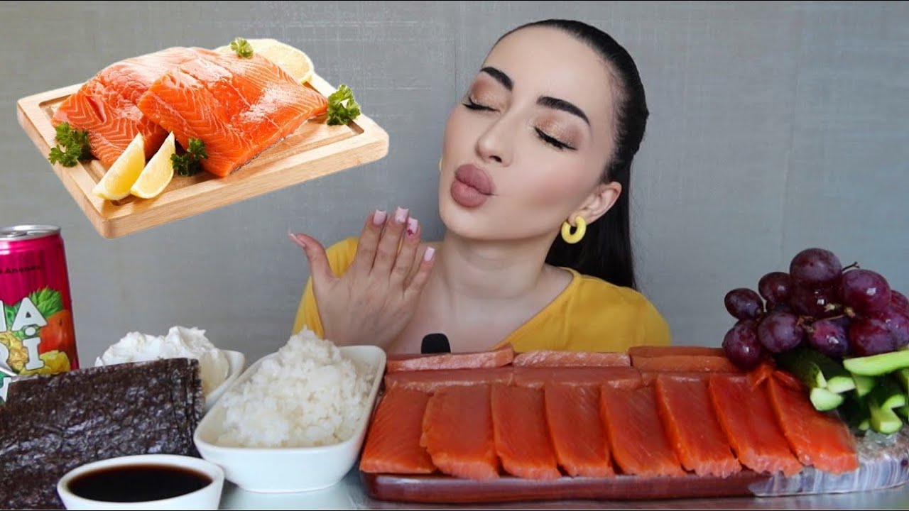 НЕПРИЯТНАЯ КОЛЛЕГА 🍣 СЕМГА, НОРИ, РИС Mukbang 🧡 Ayka Emilly