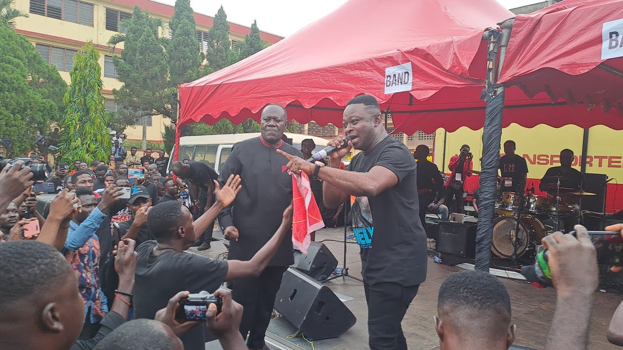 Elder Mireku and Kwaku Gyasi made Kuamsi people very sad when consoling the family of Agya Yaw