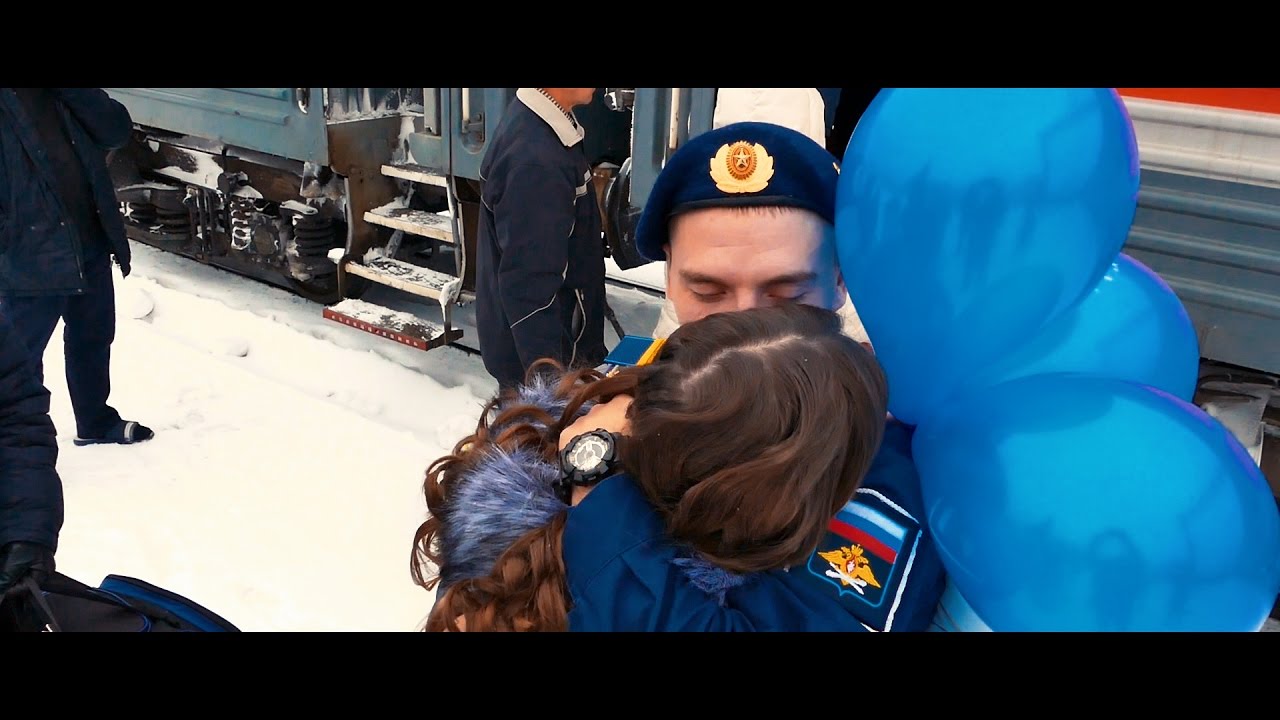 Парень вернулся из армии!