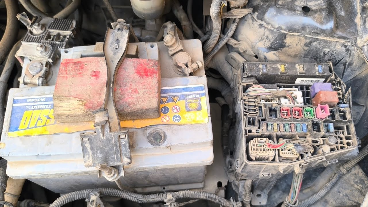 Toyota yaris fuse box diagram علبة فيوزات تويوتا ياريس الداخلية/مكان فيزيبل السيارات تويوتا ياريس 