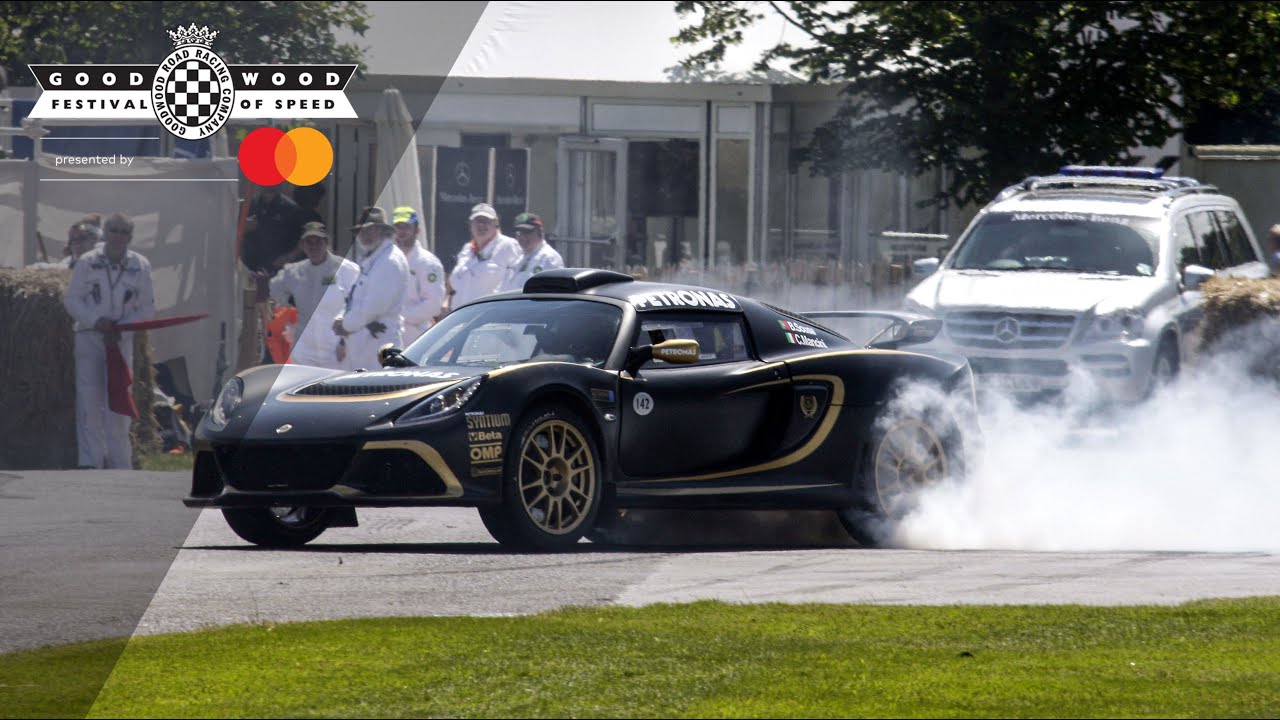 Donuting a rally-spec Lotus Exige at Goodwood