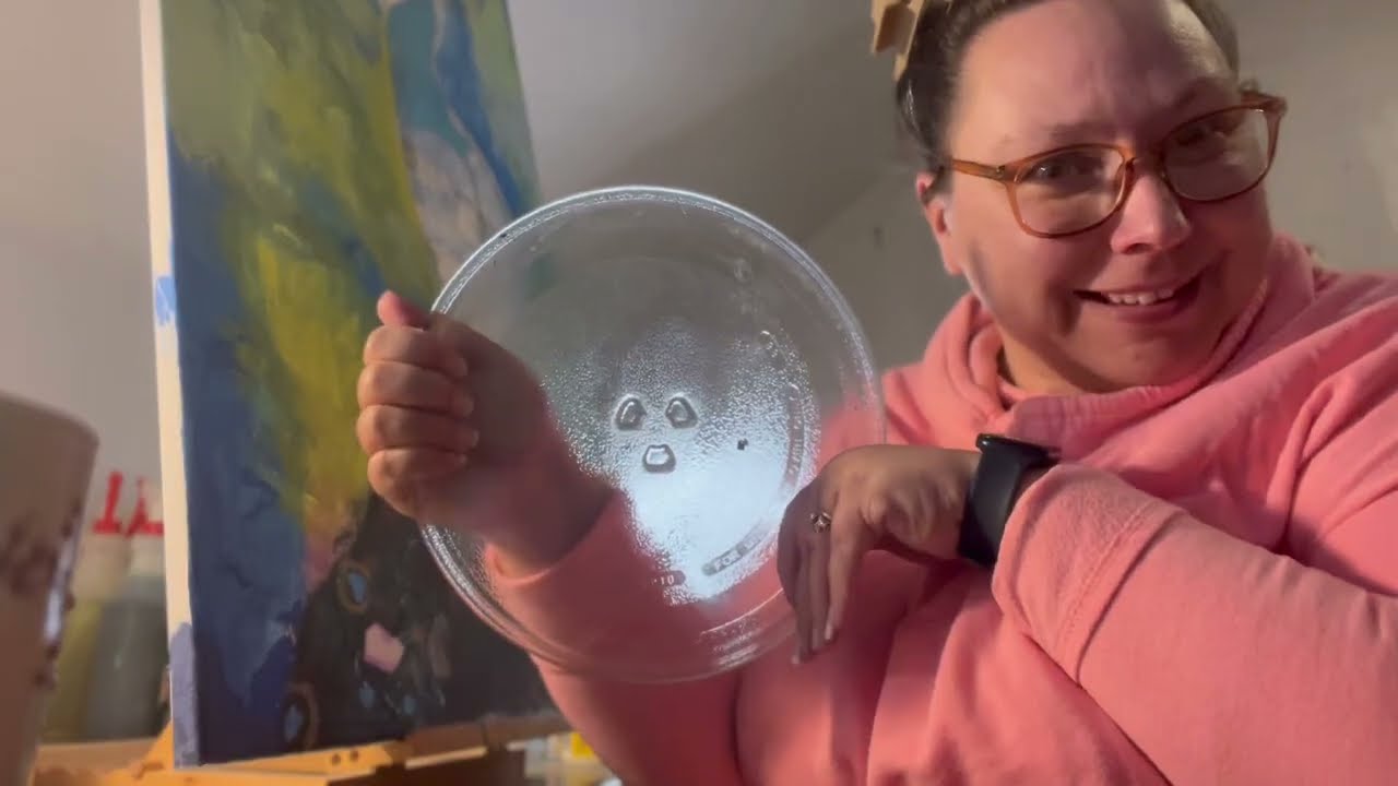 Artists Studio Vlog: Using Glaze and Mixing Blues