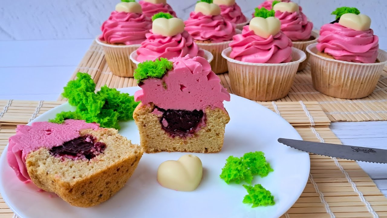 Pistachio-Cherry Cupcakes | Pistachio sponge cake, cherry confit and Philadelphia-based cream