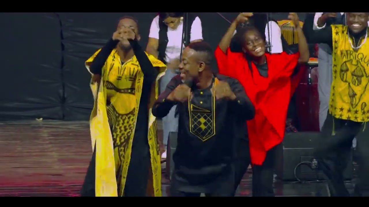 MOISE SAKO Kouman banan [concert live]