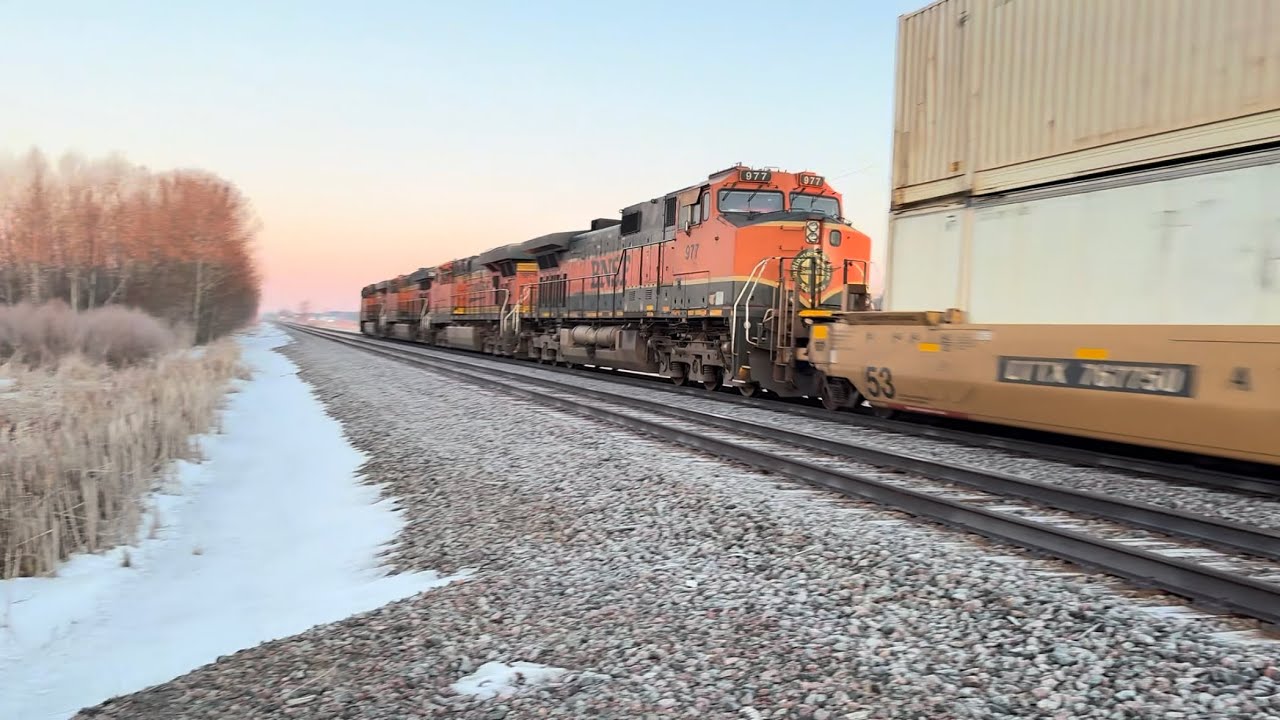 Part 2 of the 4x1 intermodal with BNSF #977 H1