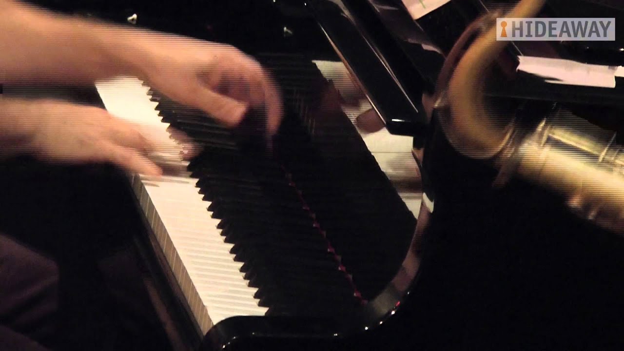 Derek Nash Funk Experience - Pass The Peas