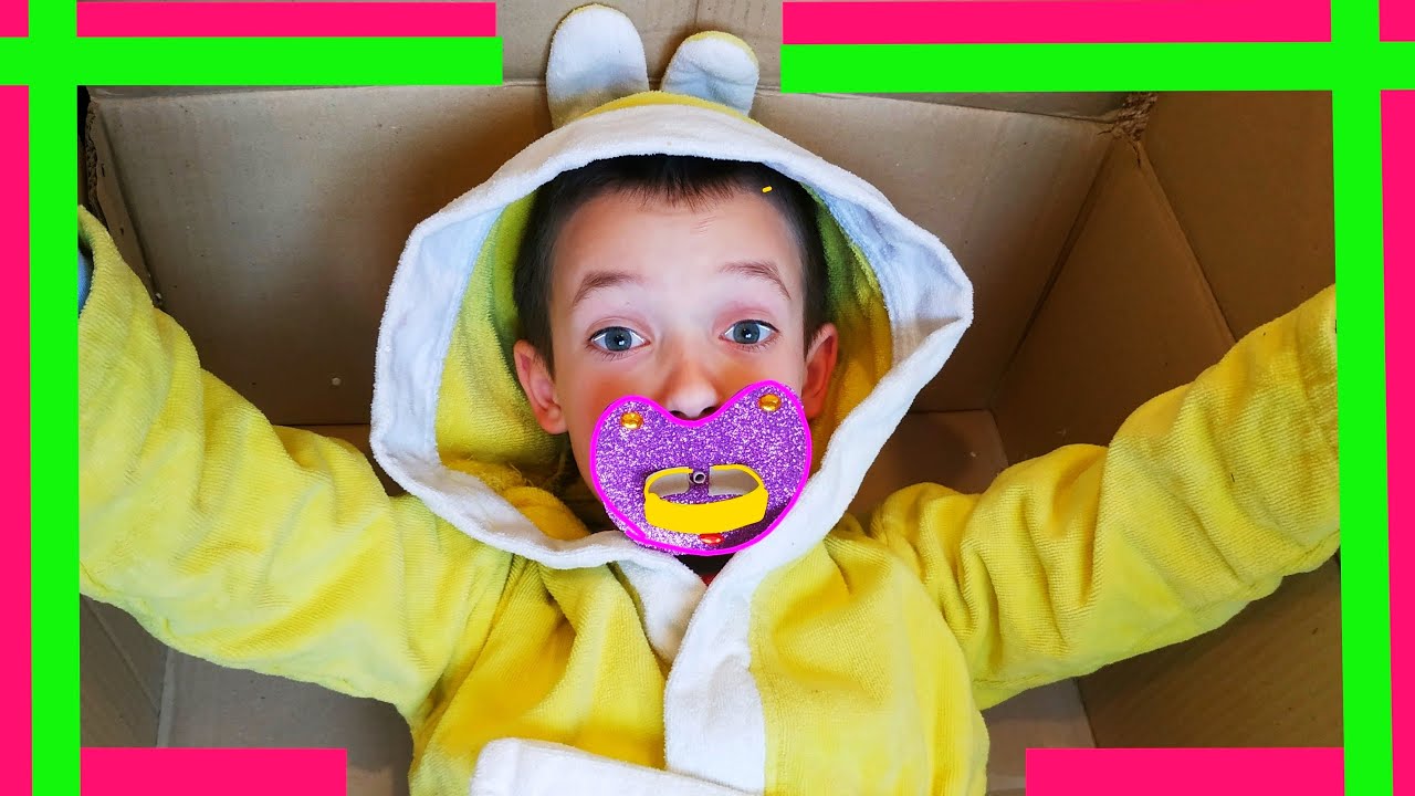 Тима шутит и играет с маленьким