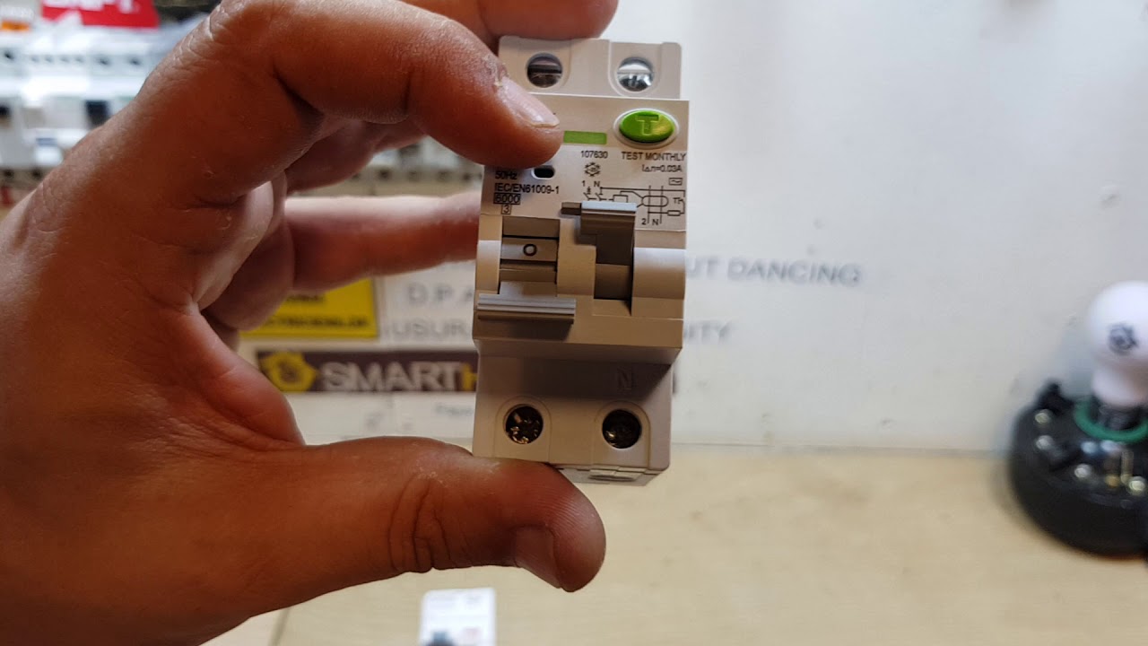 De ce diferentialul RCBO are doua clapete?