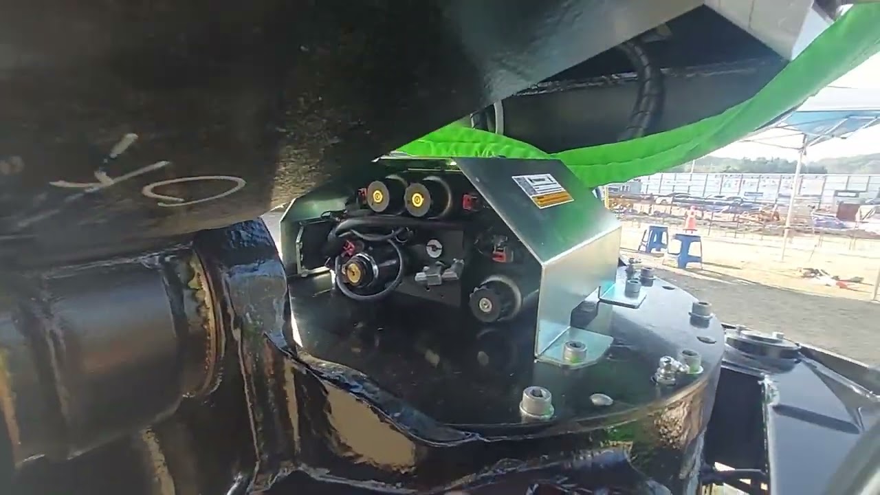 steelwrist SQ X32  OilQuick- volvo EC300EL