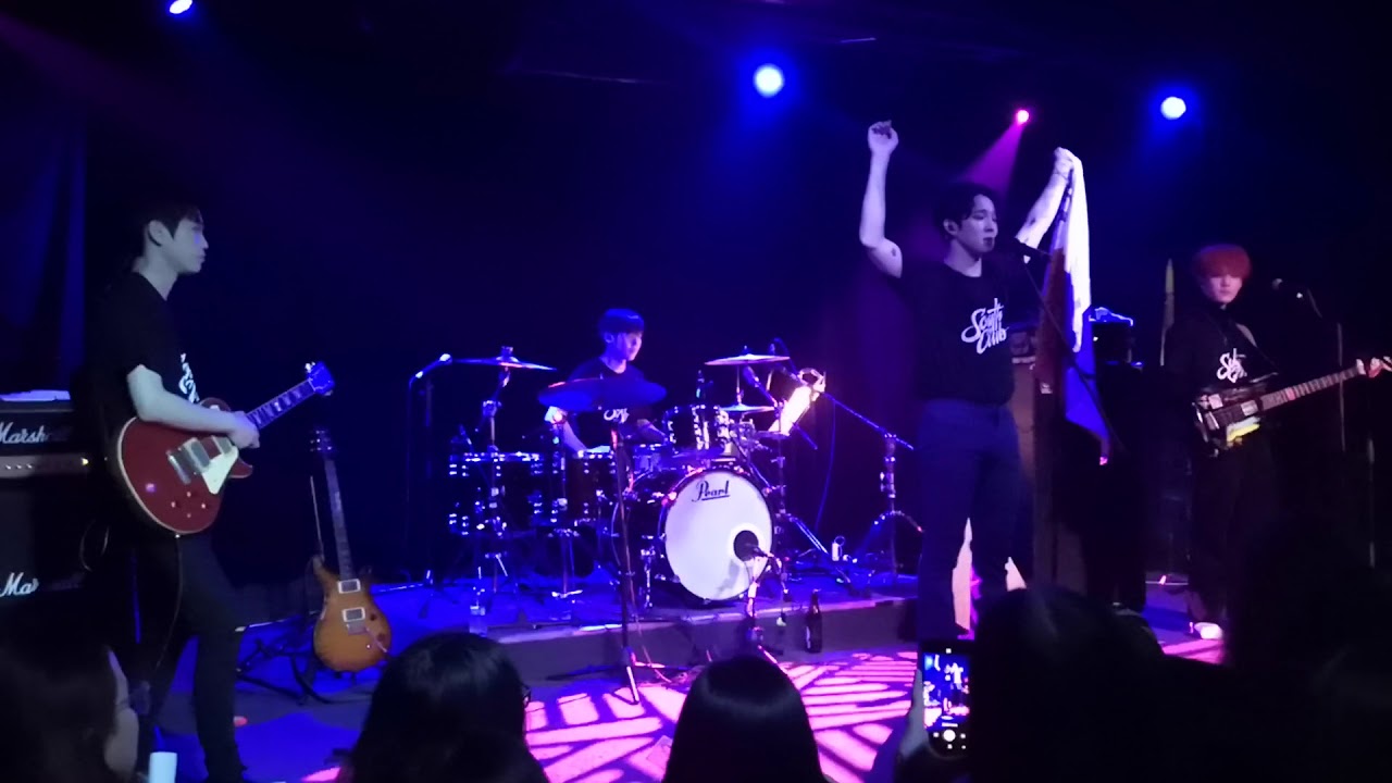 South Club - Grown Up + I Got The Blues [Live in Prague]