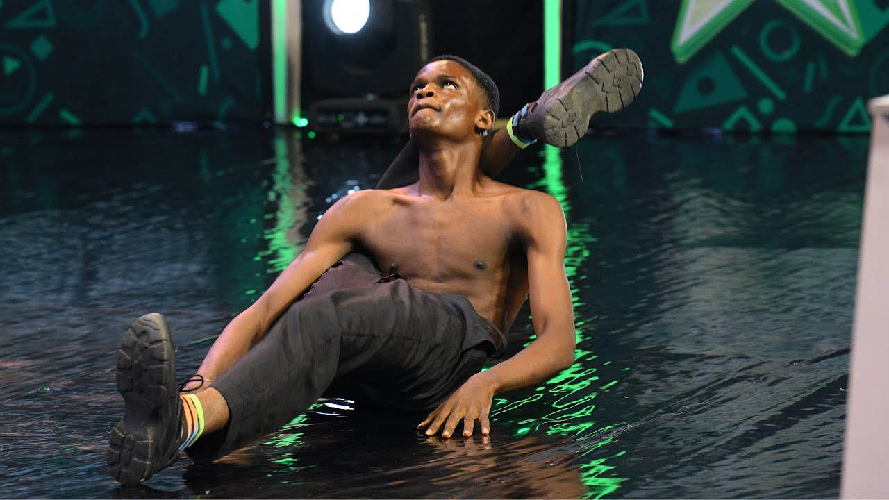 The Eagle from DTH Season 1 lit up the stage again with an electrifying contortion performance | DTH