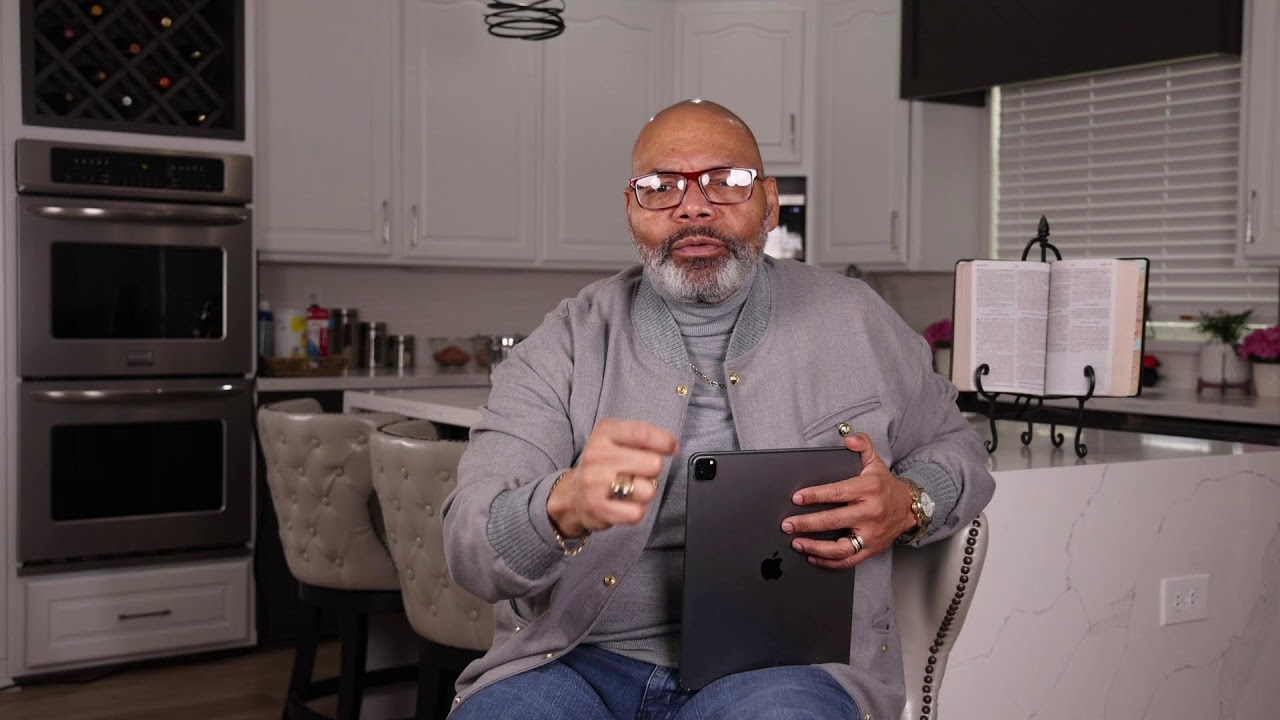 War Room Prayer Call || Treat Him Like A King!