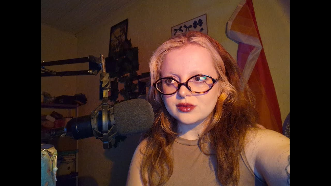 My first ASMR video - lofi what is in my bag