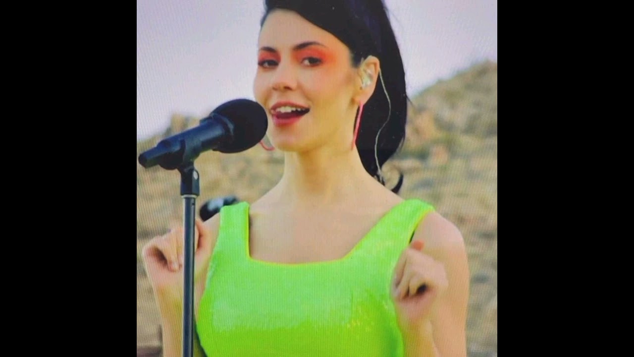 Hermit The Frog (Acapella) - Marina