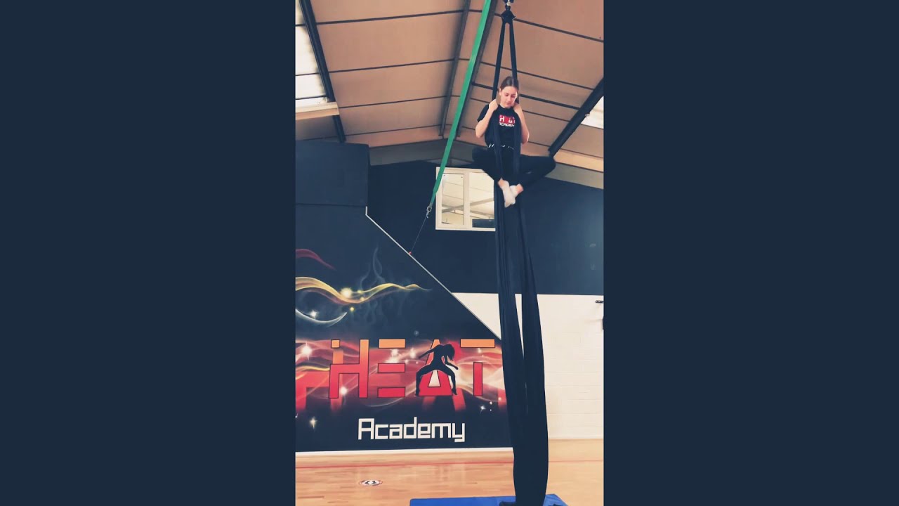 Aerial silks - 5x intermediate drops and tricks