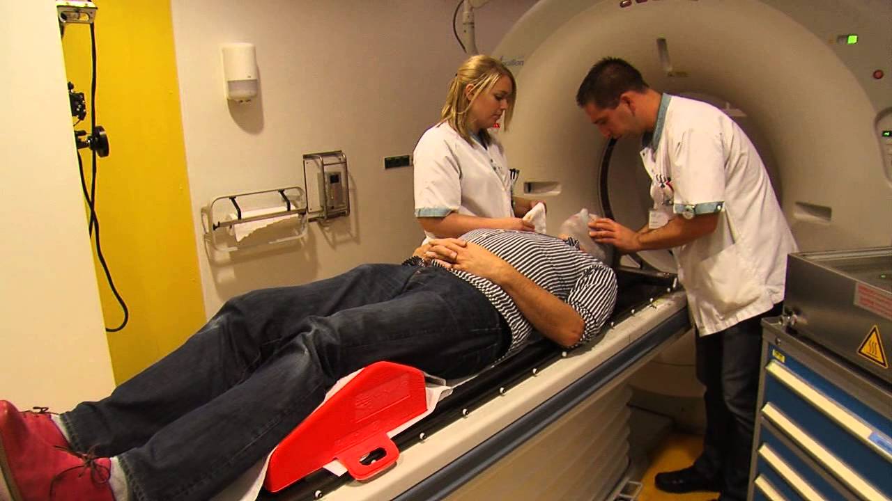 Voorlichtingsfilm: Radiotherapeutisch Instituut Friesland (door FMG)
